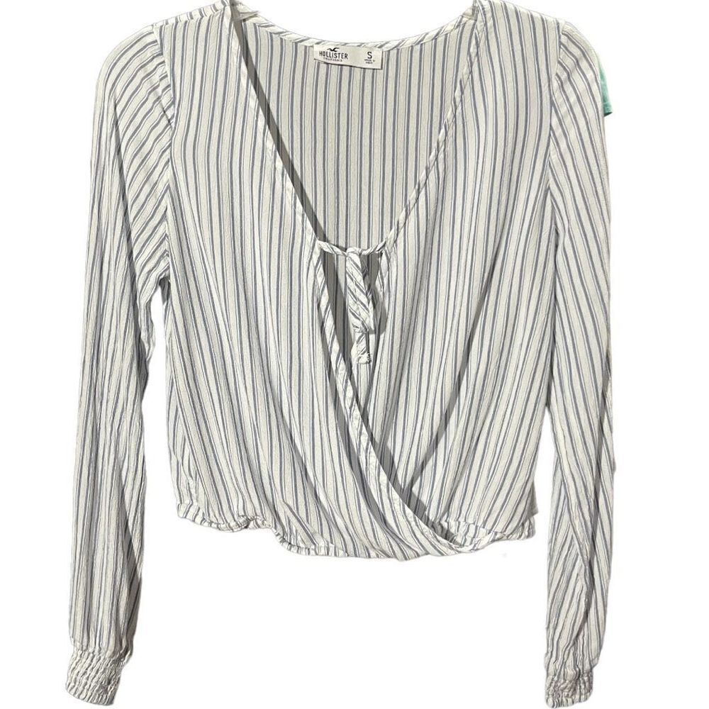 Hollister Women's Blue And White Stripes Tie-Front Wrap Cropped Top Size Small